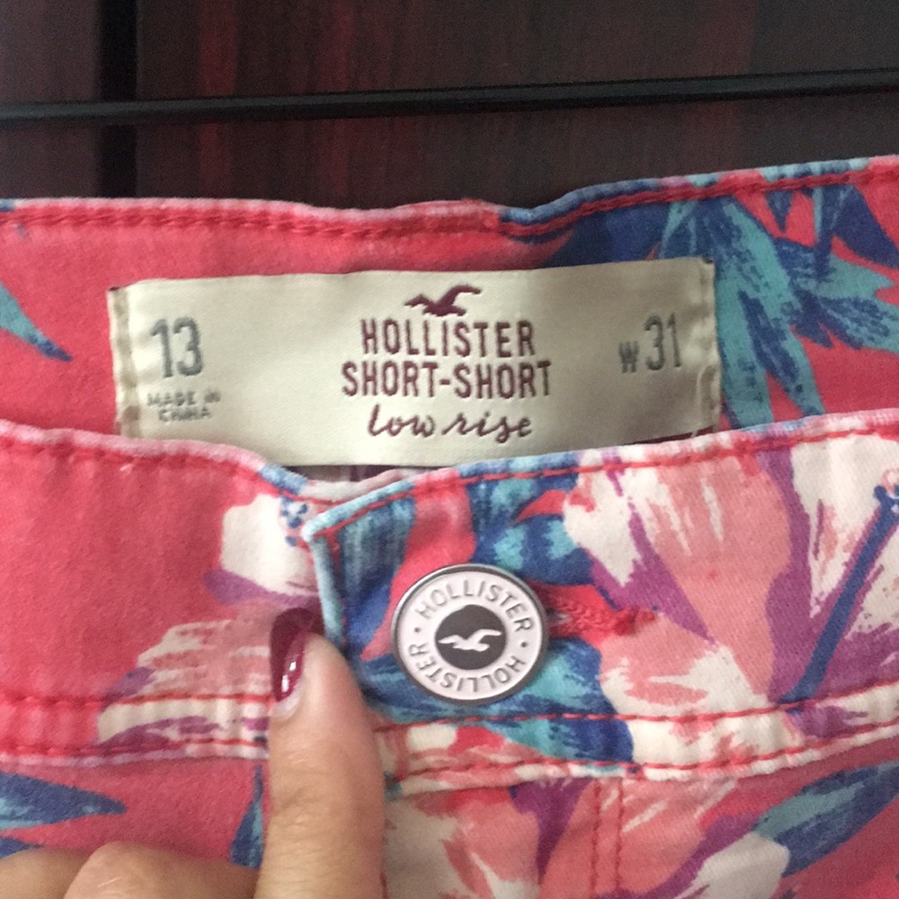 HOLLISTER SHORTS - Picture 3 of 4